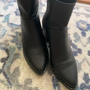 Treasure & Bond Farrah Black Genuine Leather Ankle Heeled Bootie . Size 6 .